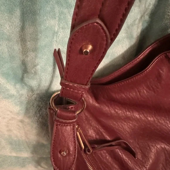 Beautiful Gently Used Jessica Simpson Purse. - Picture 5 of 7